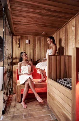 Finnish and infrared saunas