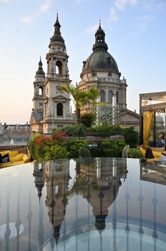 With majestic views of Budapest's skyline, discover the High Note SkyBar 